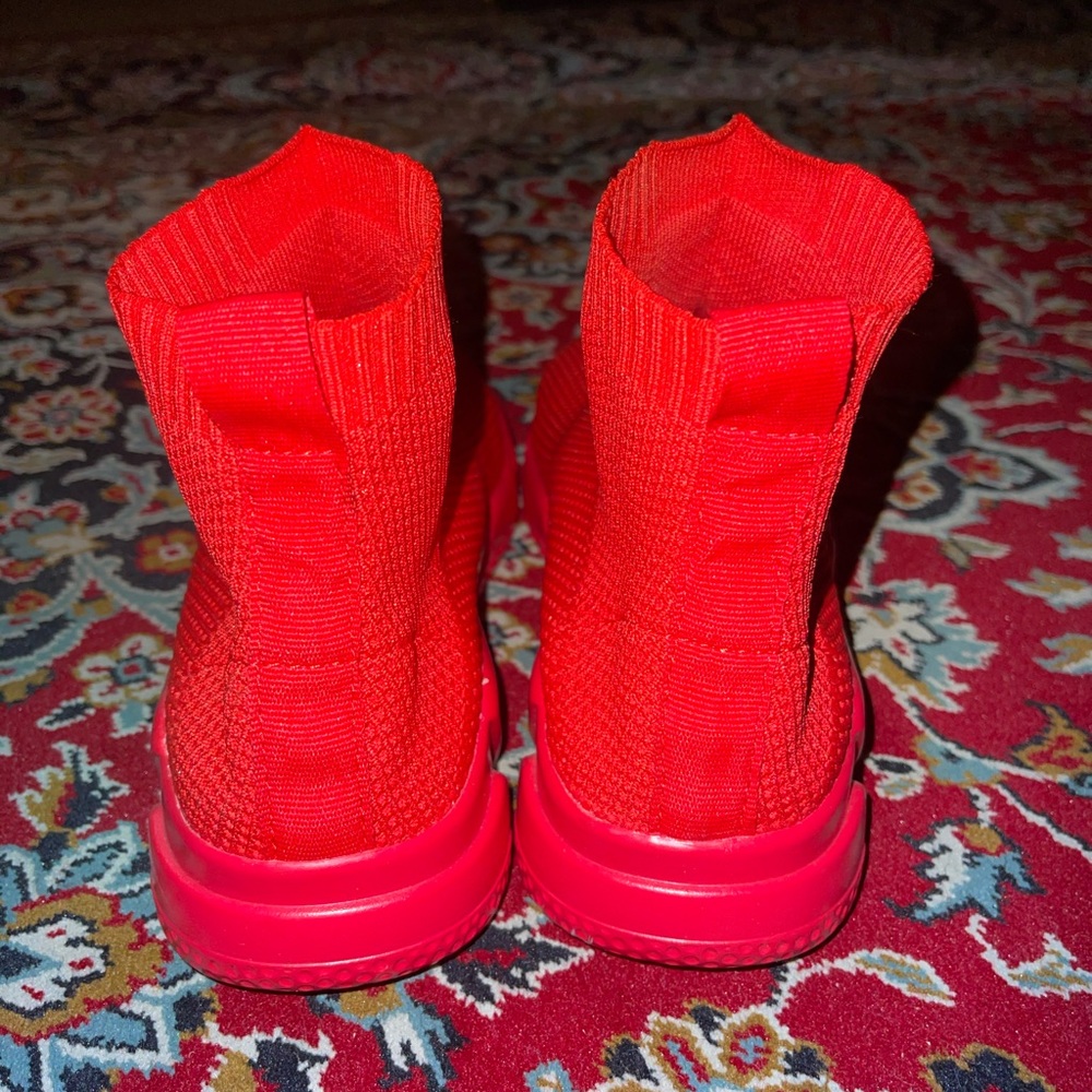 Super cute red Sock sneakers (rare) - Picture 6 of 13